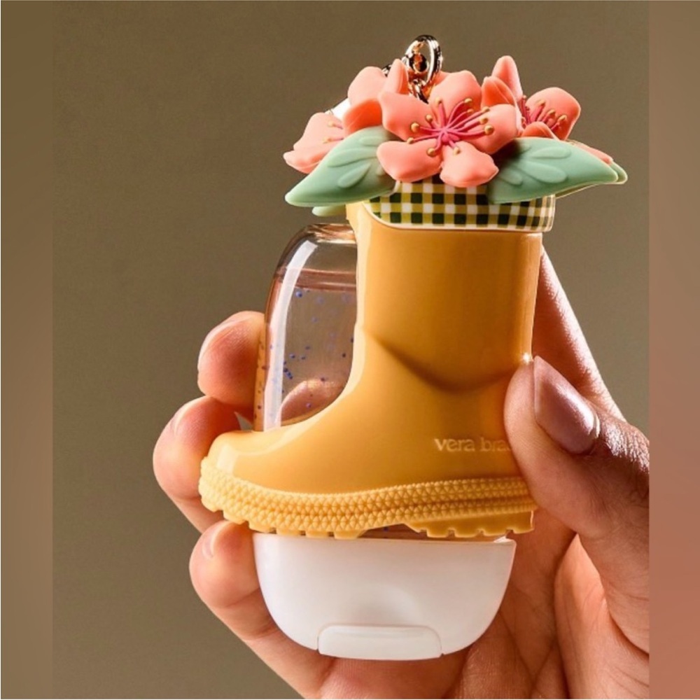 🌺 NWT Set of 2 Bath & Body Works Vera Bradley rain boot PocketBac holder - Picture 3 of 3